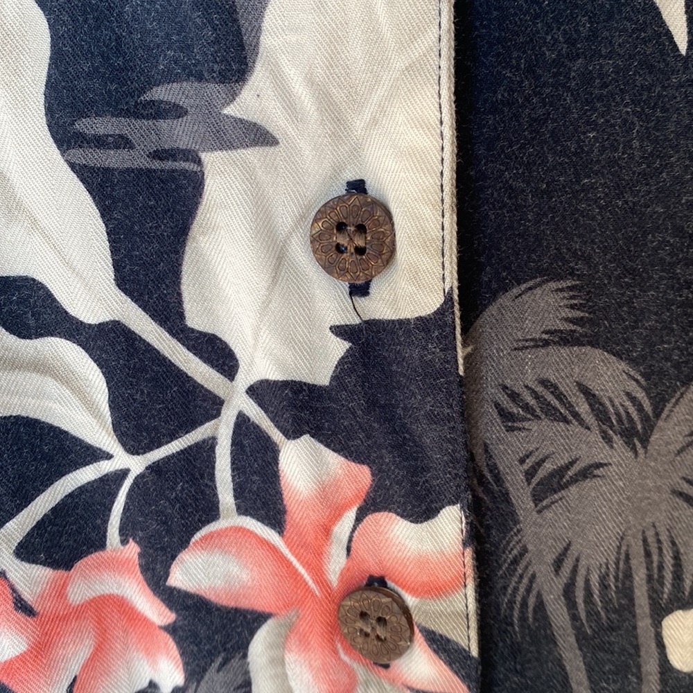 Caribbean Joe Hawaiian button up shirt with wooden buttons - Picture 3 of 4